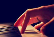 利兹联客场取胜，稳固积分榜前列位置